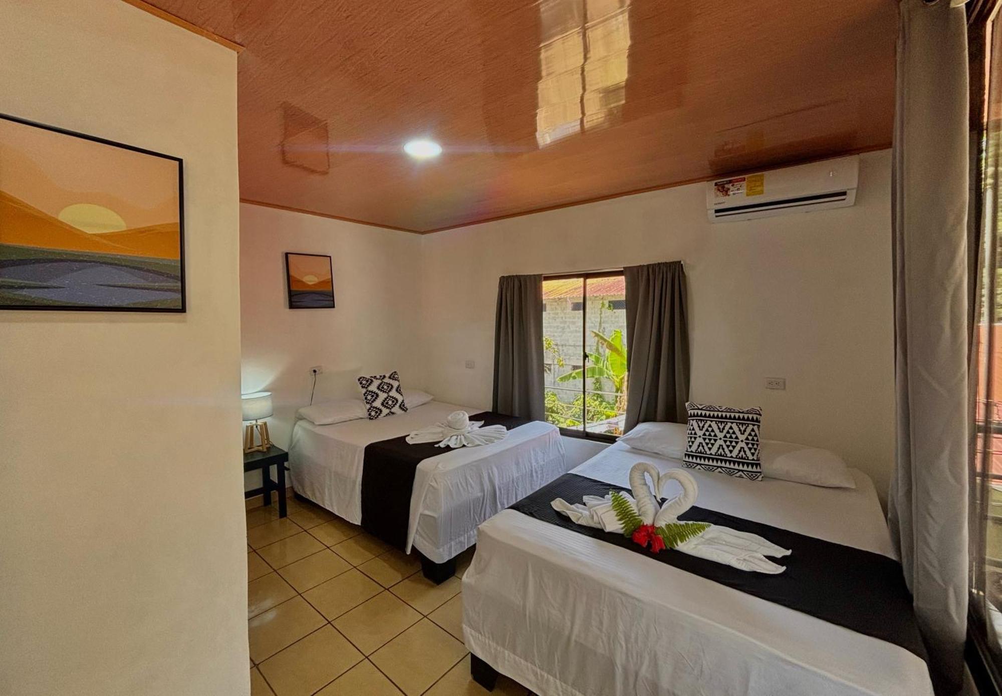 Carey Lodging Tortuguero Eksteriør billede